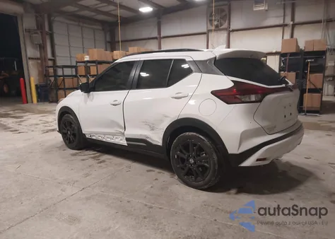 2021 Nissan Kicks Sr Xtronic Cvt z USA, uszkodzony, nr VIN 3N1CP5DV3ML561767
